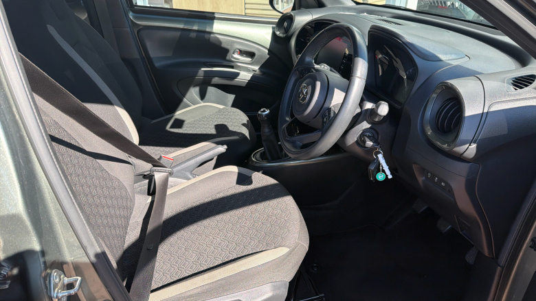 Toyota Aygo X 1.0 VVT-i Edge 5dr Petrol Hatchback